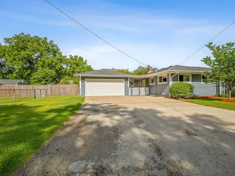 7922 Elm Avenue Machesney Park IL 61115