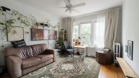 1218 West Victoria Street Chicago IL 60660