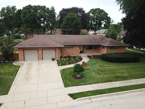 852 Carr Street Elgin IL 60123