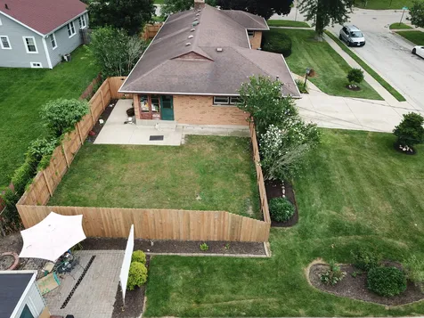 852 Carr Street Elgin IL 60123