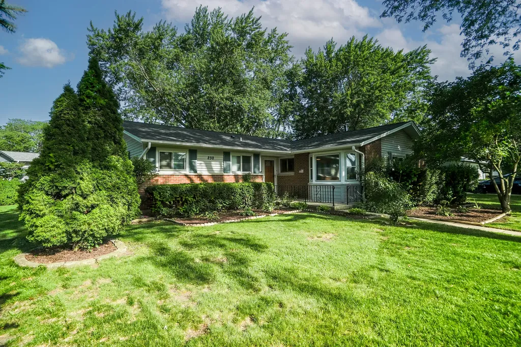 230 Fleetwood Lane Elk Grove Village IL 60007