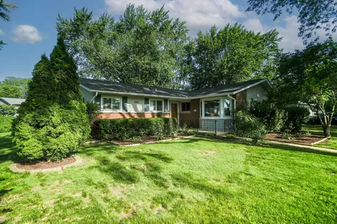 230 Fleetwood Lane Elk Grove Village IL 60007