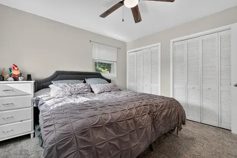 230 Fleetwood Lane Elk Grove Village IL 60007