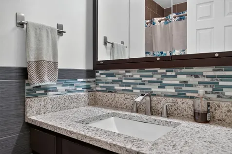 230 Fleetwood Lane Elk Grove Village IL 60007