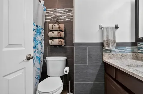 230 Fleetwood Lane Elk Grove Village IL 60007