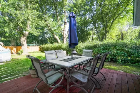 230 Fleetwood Lane Elk Grove Village IL 60007