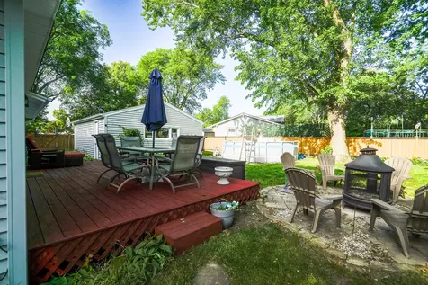 230 Fleetwood Lane Elk Grove Village IL 60007