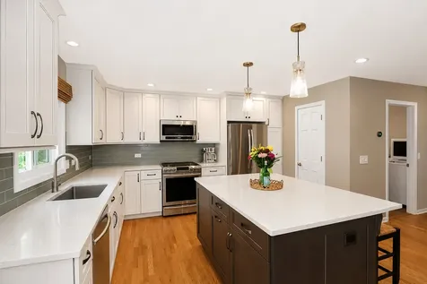 2198 Sutton Drive South Elgin IL 60177