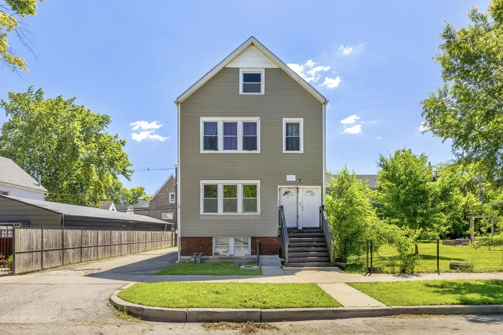 4947 South Laflin Street Chicago IL 60609