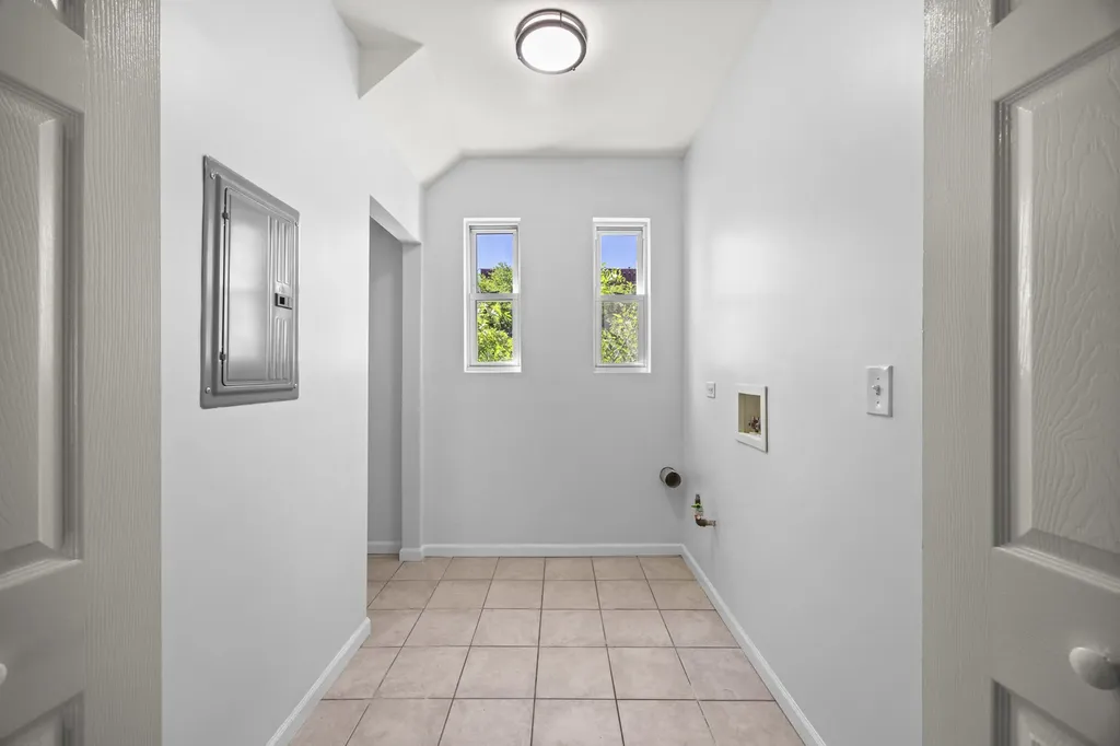 4947 South Laflin Street Chicago IL 60609