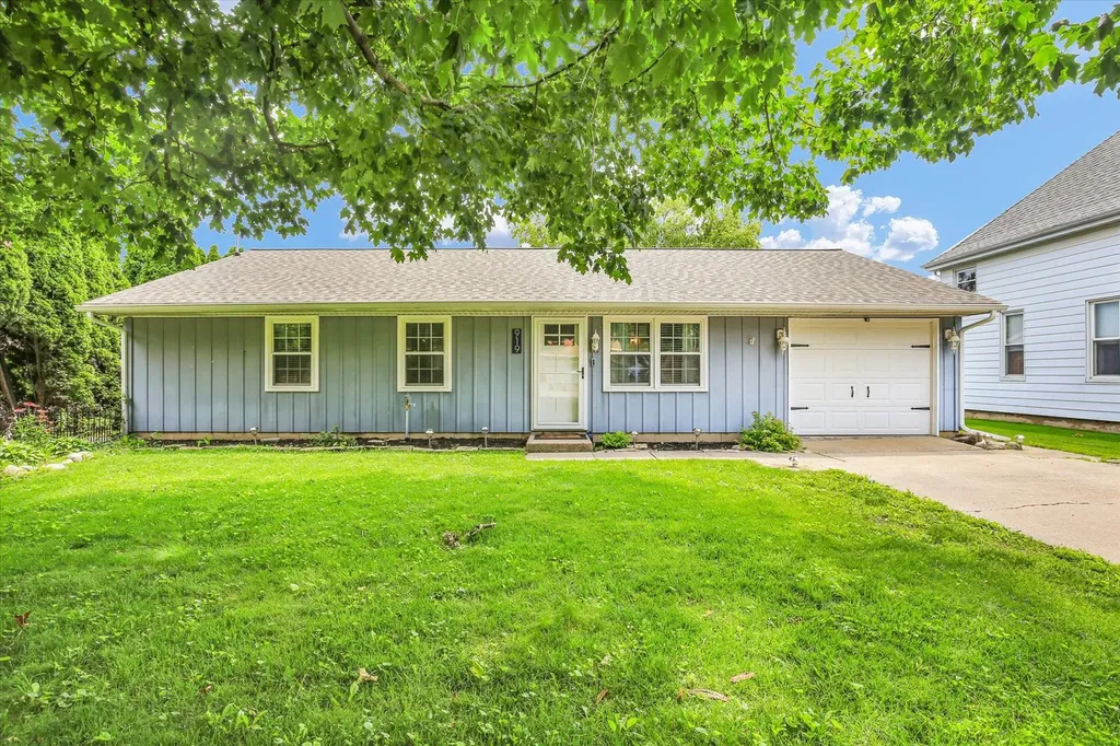 919 North Center Street Tuscola IL 61953