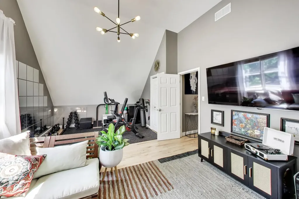 3000 North Hoyne Avenue Chicago IL 60618