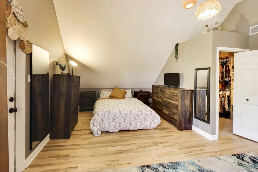 3000 North Hoyne Avenue Chicago IL 60618