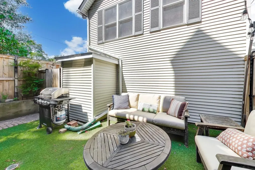 3000 North Hoyne Avenue Chicago IL 60618