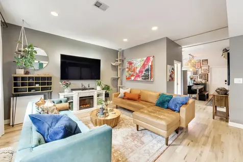 3000 North Hoyne Avenue Chicago IL 60618