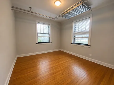 5542 West Leland Avenue Chicago IL 60630
