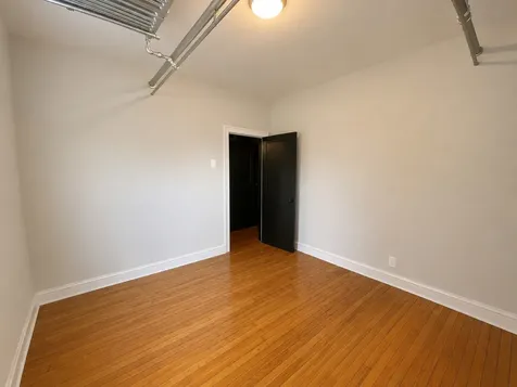 5542 West Leland Avenue Chicago IL 60630