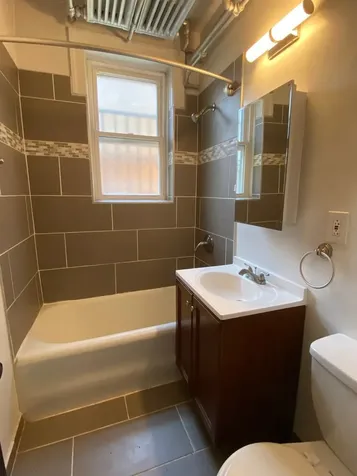 5542 West Leland Avenue Chicago IL 60630