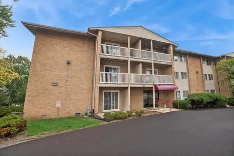 940 Beau Drive Des Plaines IL 60016