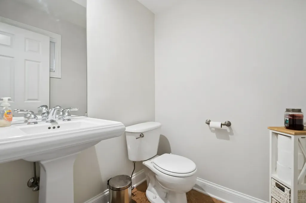 1350 West Byron Street Chicago IL 60613
