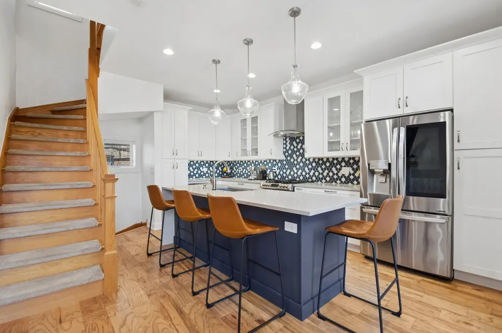 1350 West Byron Street Chicago IL 60613
