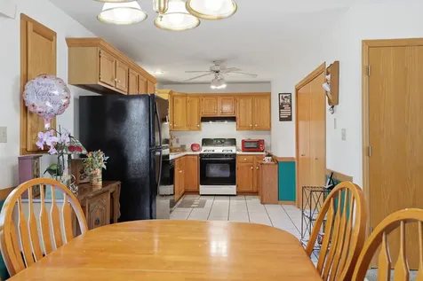 423 Wayne Rochelle IL 61068