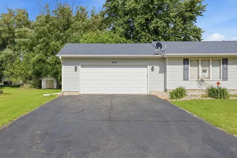 423 Wayne Rochelle IL 61068