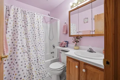 423 Wayne Rochelle IL 61068