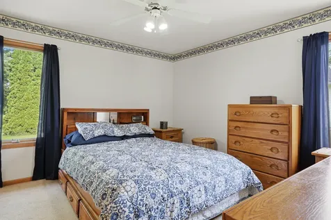 423 Wayne Rochelle IL 61068