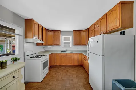 7305 West 75th Street Bridgeview IL 60455