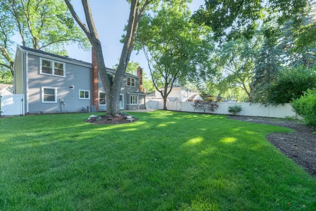 1249 Stonegate Road Naperville IL 60540