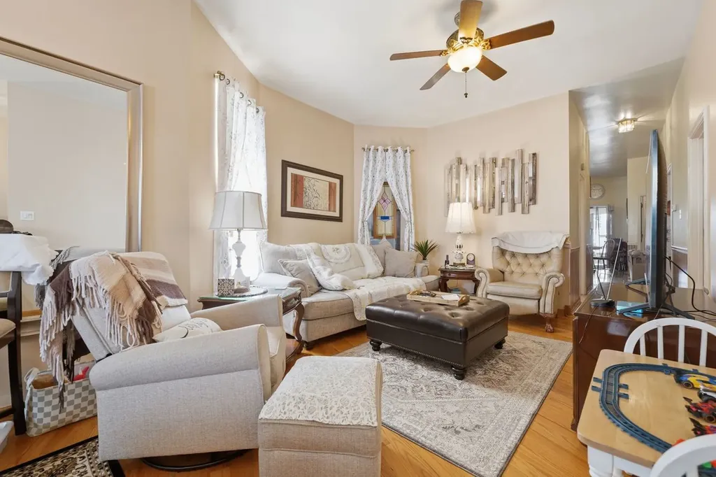 4522 South Union Avenue Chicago IL 60609