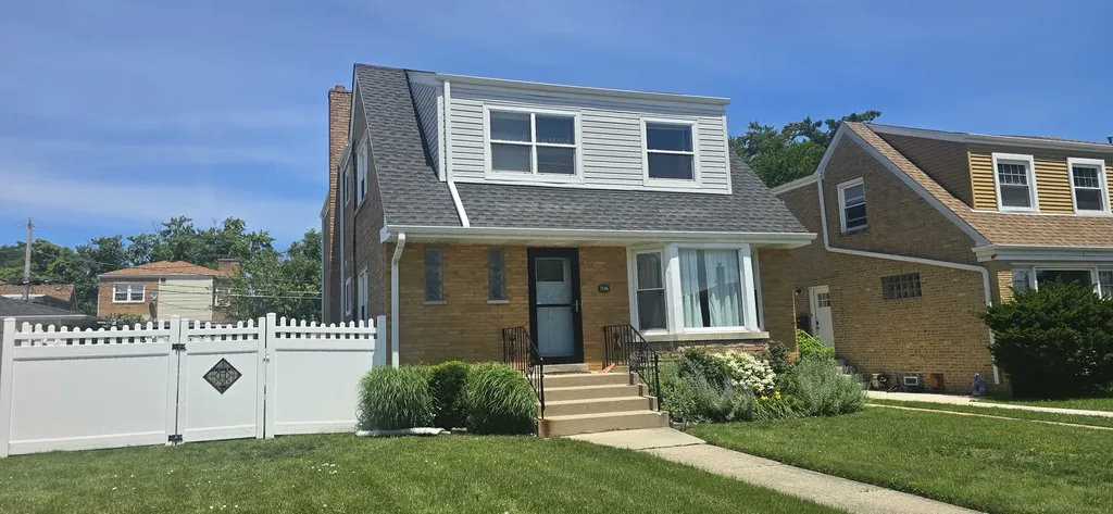 7546 West Cleveland Street Niles IL 60714