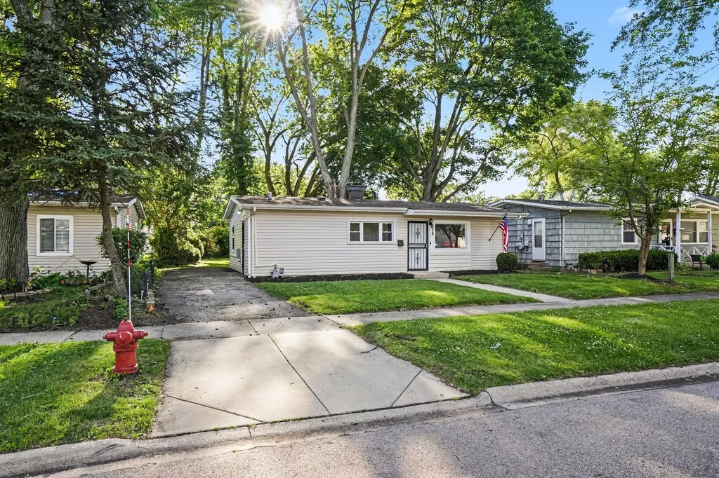 828 Taylor Avenue Aurora IL 60506