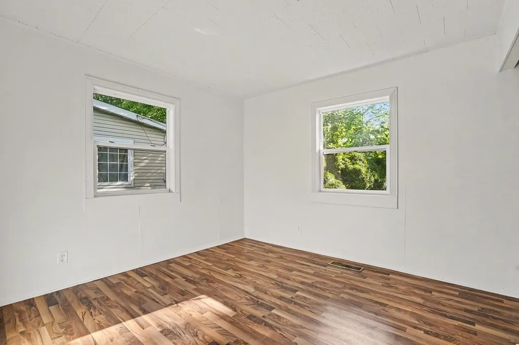 828 Taylor Avenue Aurora IL 60506