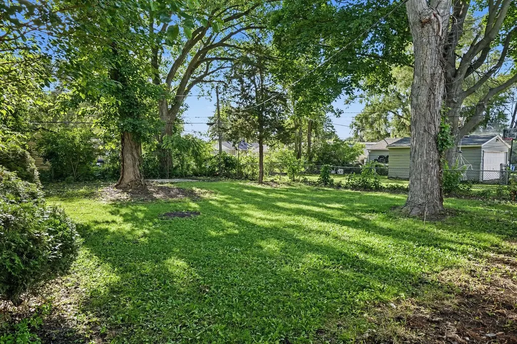 828 Taylor Avenue Aurora IL 60506