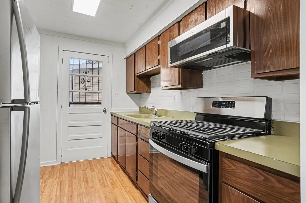 828 Taylor Avenue Aurora IL 60506