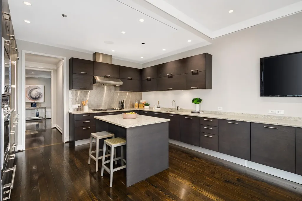 77 East Walton Street Chicago IL 60611