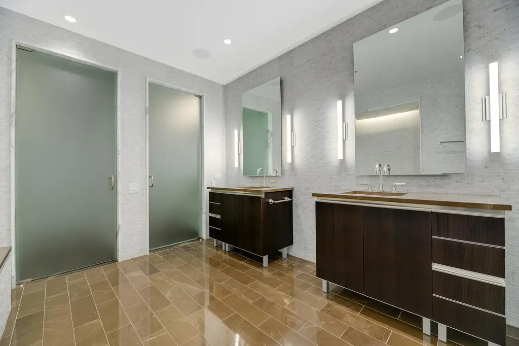 77 East Walton Street Chicago IL 60611