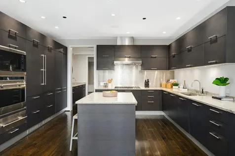 77 East Walton Street Chicago IL 60611