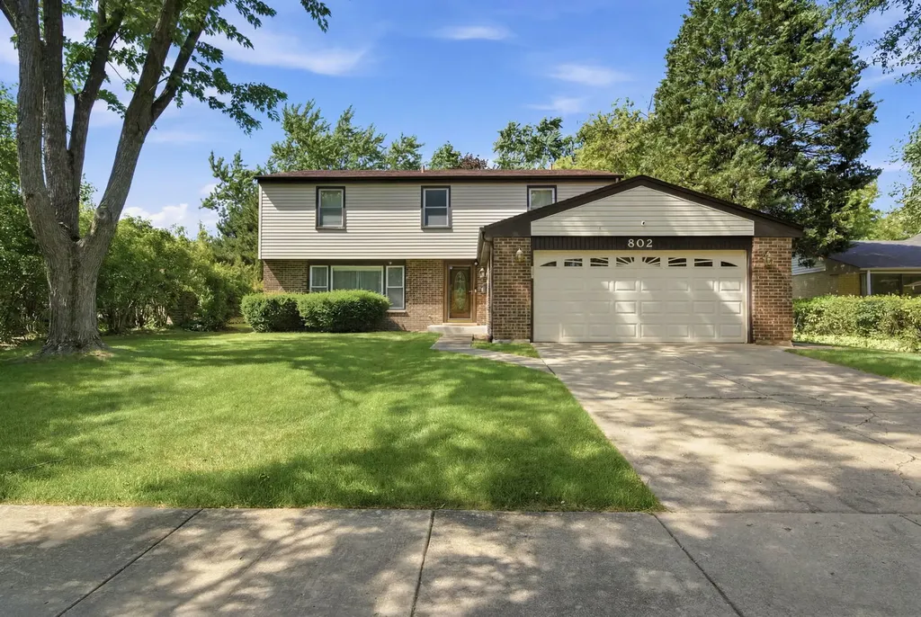 802 East Hackberry Drive Arlington Heights IL 60004