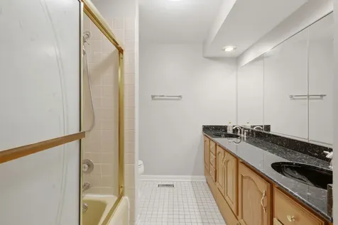 802 East Hackberry Drive Arlington Heights IL 60004