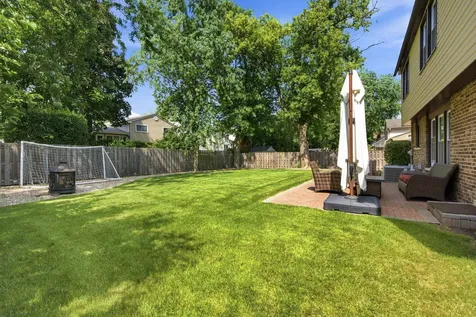 802 East Hackberry Drive Arlington Heights IL 60004