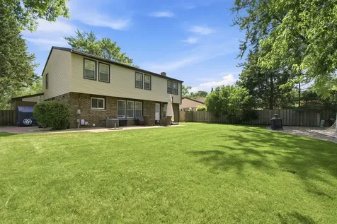 802 East Hackberry Drive Arlington Heights IL 60004