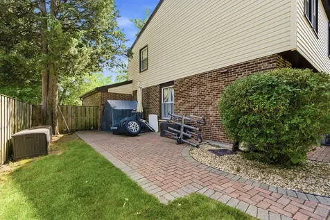 802 East Hackberry Drive Arlington Heights IL 60004