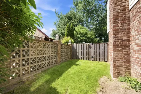 802 East Hackberry Drive Arlington Heights IL 60004