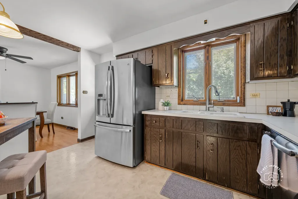 18W088 Claremont Drive Darien IL 60561