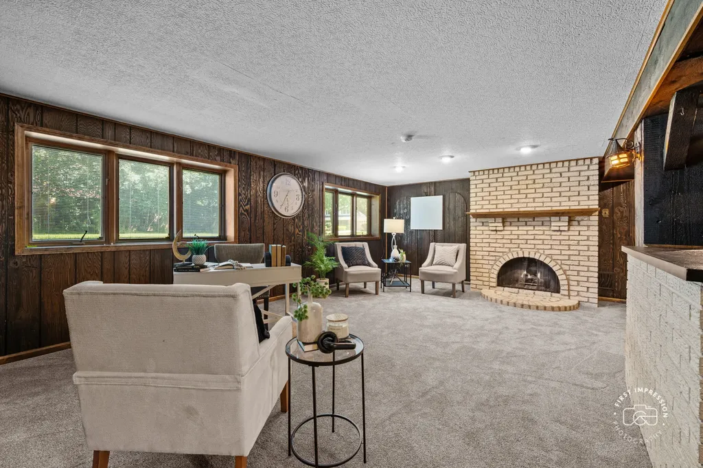 18W088 Claremont Drive Darien IL 60561
