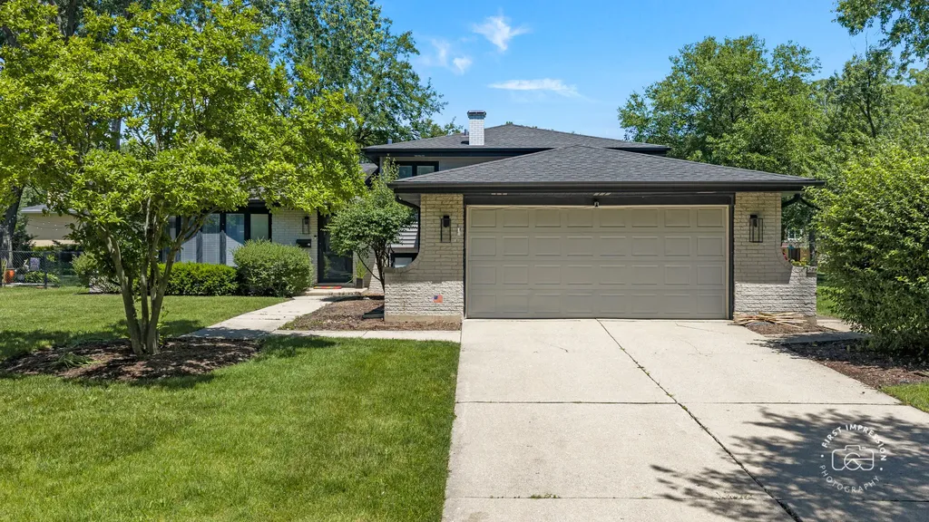 18W088 Claremont Drive Darien IL 60561