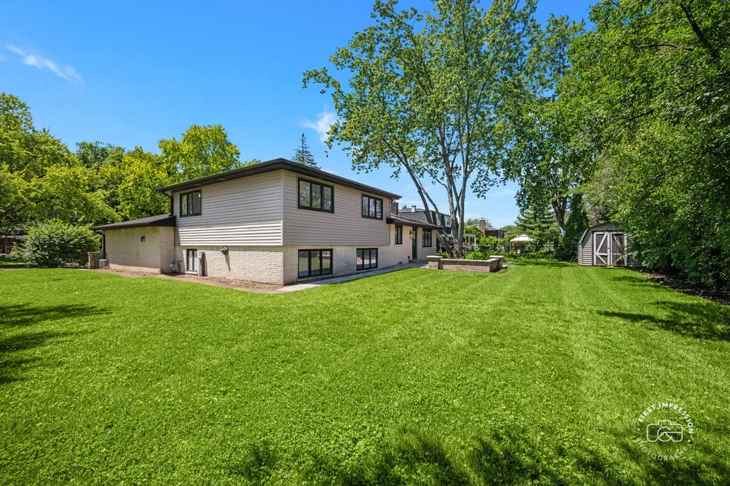 18W088 Claremont Drive Darien IL 60561